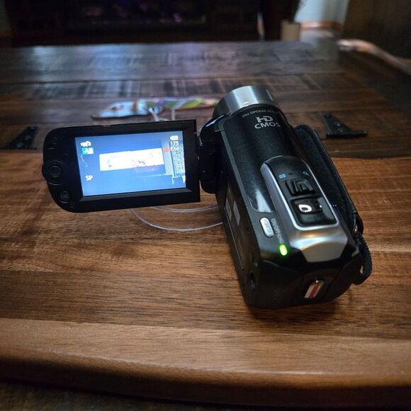 Canon Vixia HF R11 32 GB Camcorder TESTED WORKING 20x Zoom 3.0-60.0 mm Black C1 - Picture 2 of 16